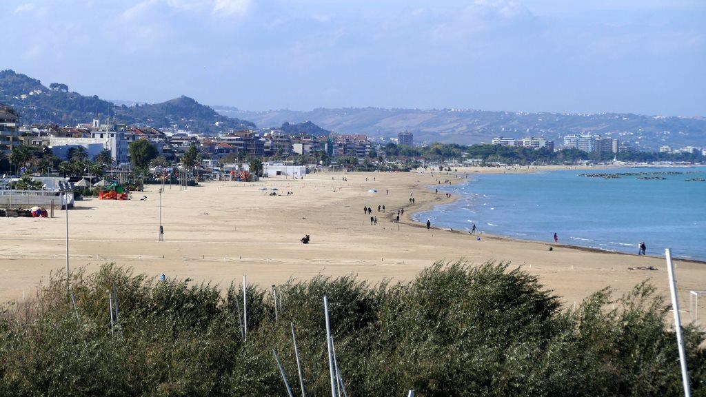 Airlink flight destinations and schedules to & from Pescara Abruzzo
